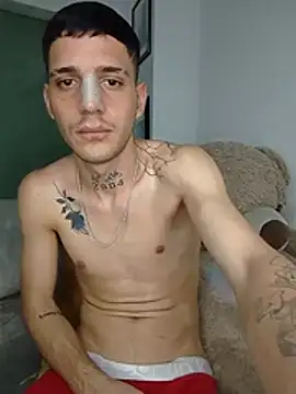 Show de MaxHornyLatin na webcam