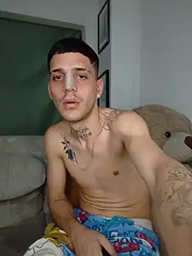 MaxHornyLatinn Webbikameraesitys