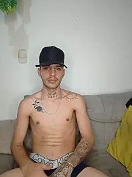 MaxHornyLatin Webcamshow
