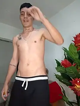 MaxHornyLatin 网络视讯表演