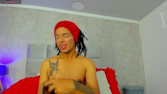 Show modela Lucas_jones na web-kameri