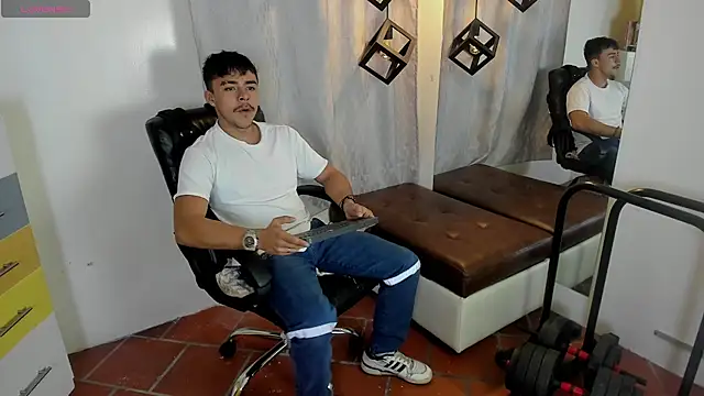 shelby_col Show in webcam