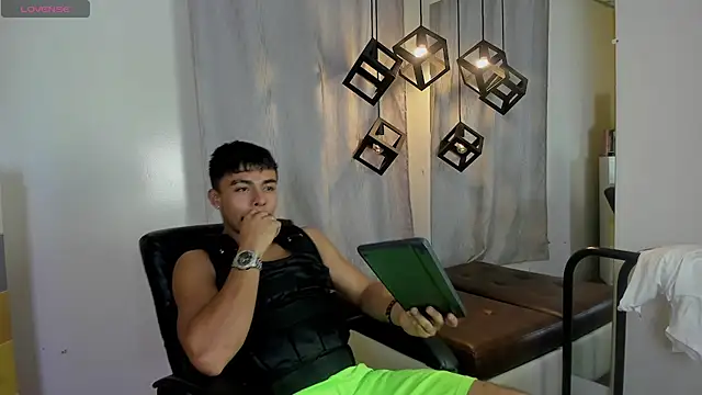 Pokazy przed kamerką – shelby_col