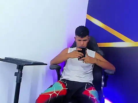 NIO_KLOUDS_ – webcam-show
