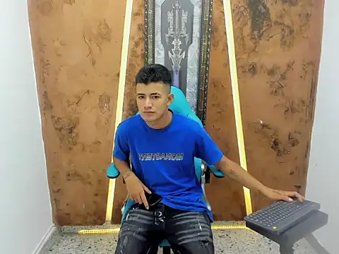 Show modela NIO_KLOUDS_ na web-kameri