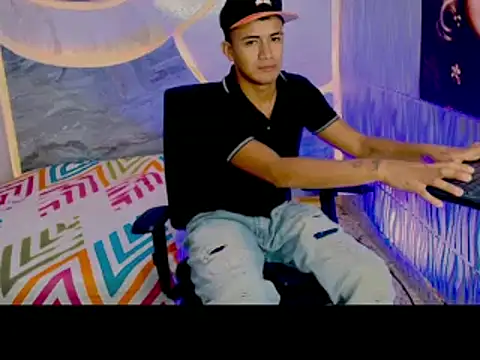 Show modela NIO_KLOUDS_ na web-kameri