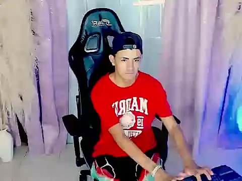 הופעת וובקאם של NIO_KLOUDS_