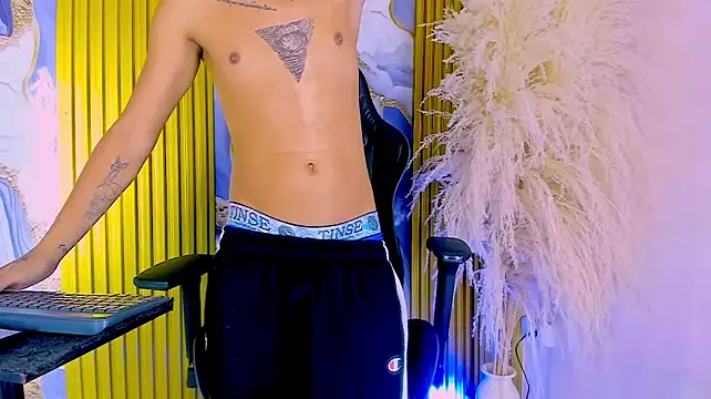 Show de NIO_KLOUDS_ na webcam