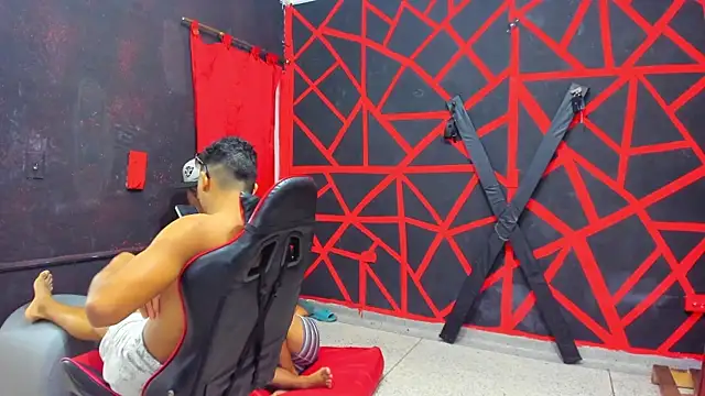 sexylatin_boysのウェブカメラショー