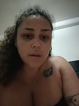 Show modela MissVelvet69 na web-kameri