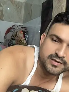 Show modela Hunkguy99 na web-kameri