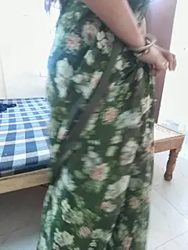 XXX chat uživo modela saijal_rao