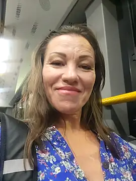 Pokazy przed kamerką – pure_elena