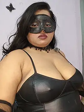 BigAssAyeaha Show in webcam
