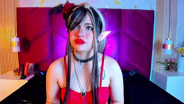 Chat XXX en directo de HannaRoussee