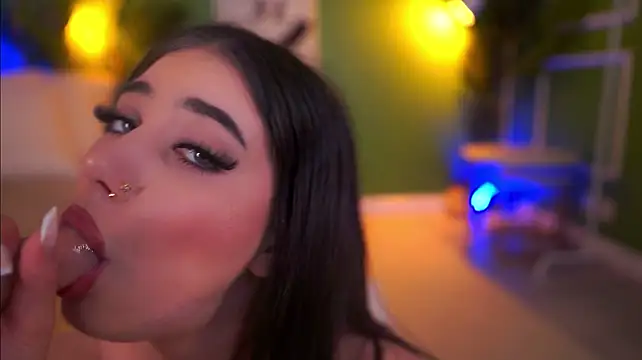 LexiSolene Adlı Modelin Web Kamerası Şovu