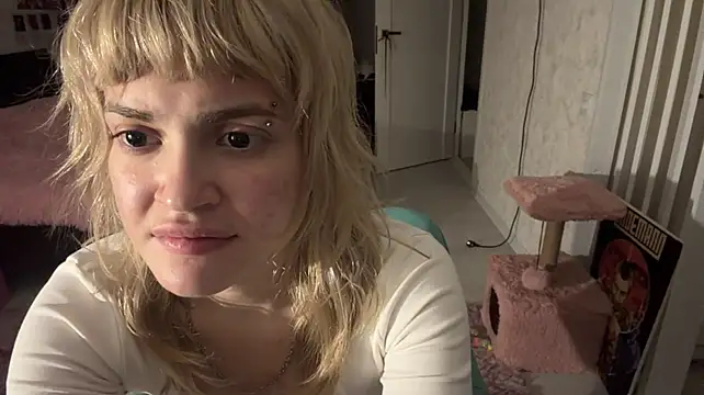 MagalyEssinger Live XXX-Chat