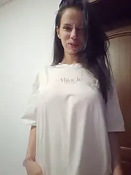 LunnaHayses Adlı Modelin Canlı XXX Sohbeti