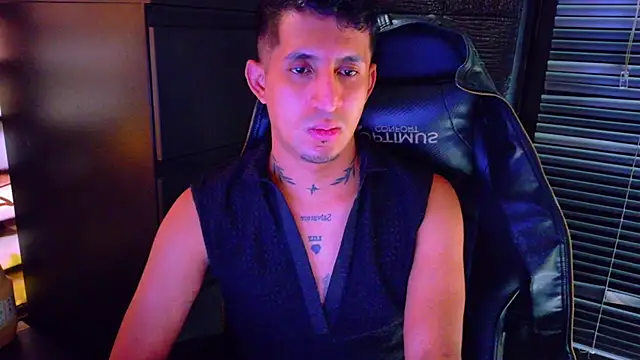 kenil_salvadorr Pertunjukan Webcam