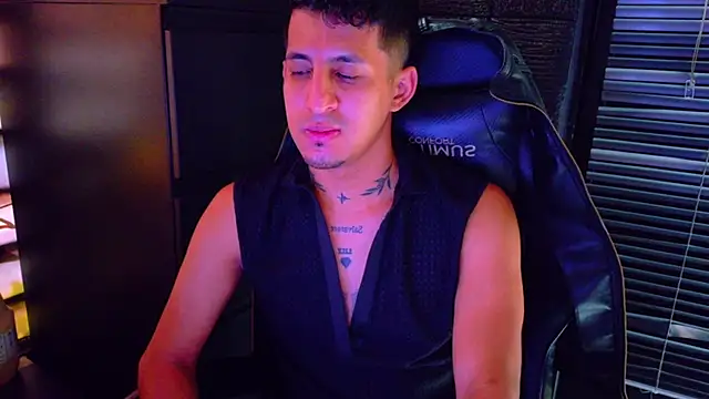 kenil_salvadorr 网络视讯表演