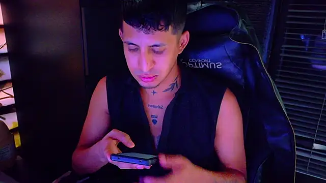 kenil_salvadorr – webcam-show