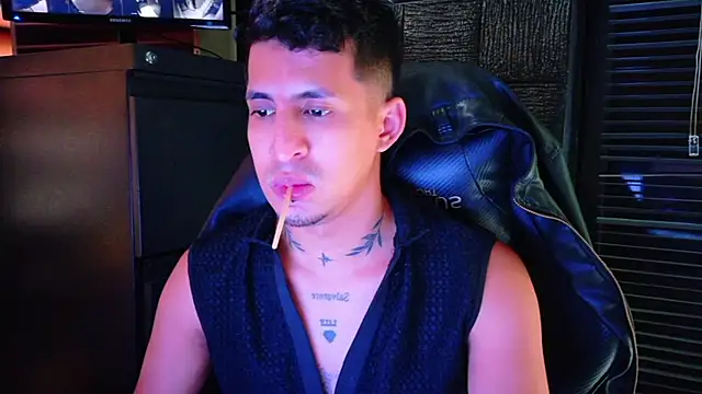 kenil_salvadorr webcam show