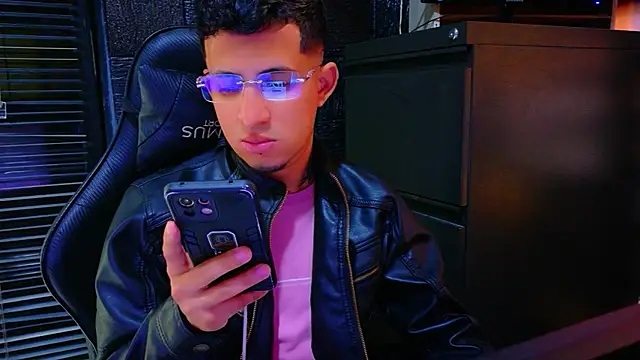kenil_salvadorr Webcamshow