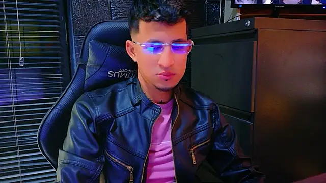 kenil_salvadorr webcam show
