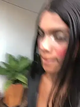 Show modela Giiada_Miller na web-kameri