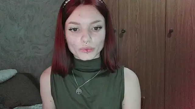 Lola_SweetGlow Chat XXX in diretta