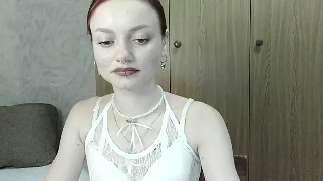 Show modela Lola_SweetGlow na web-kameri