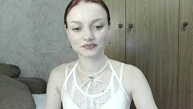 Chat +18 de Lola_SweetGlow ao vivo