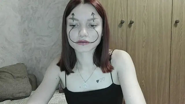 Lola_SweetGlow Chat XXX in diretta