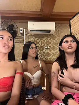 hugecock_trisha 网络视讯表演