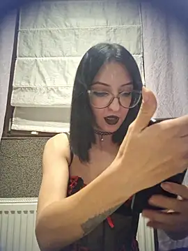 Aly_Alexa Adlı Modelin Canlı XXX Sohbeti