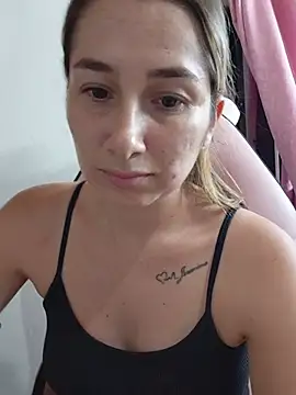 Lipzzy_sun20's Live XXX Chat