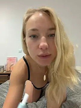 zenyra_xx Adlı Modelin Web Kamerası Şovu