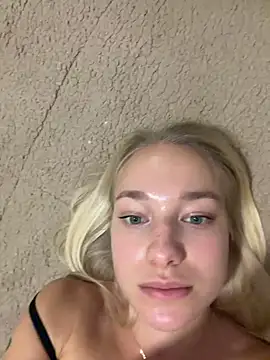 zenyra_xx Adlı Modelin Web Kamerası Şovu