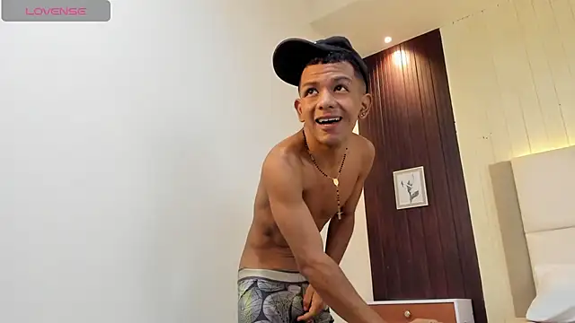 Bastian_Brand Show in webcam