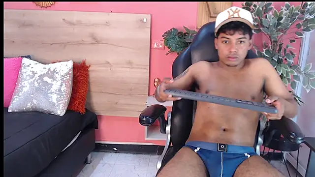 Dante_black20cm – webcam-show