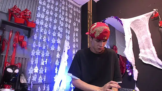 MikeHunteer's Webcam Show