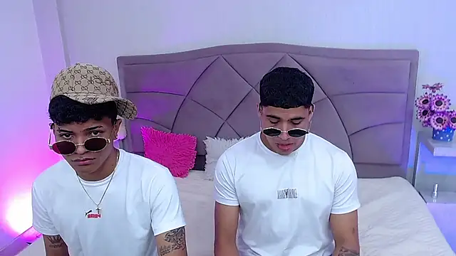 party_duo_boyssn Webbikameraesitys