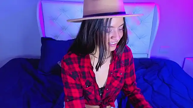 kiara_golddn Live XXX chat