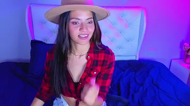 kiara_goldd Adlı Modelin Canlı XXX Sohbeti