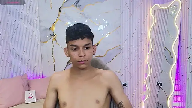 Show modela ANGELIC_TAY na web-kameri