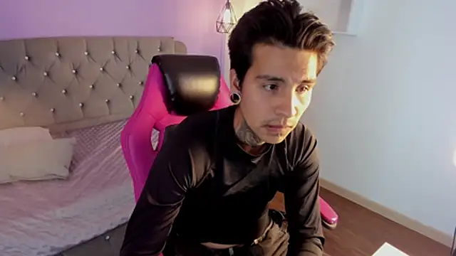 mario-leonn Webbikameraesitys