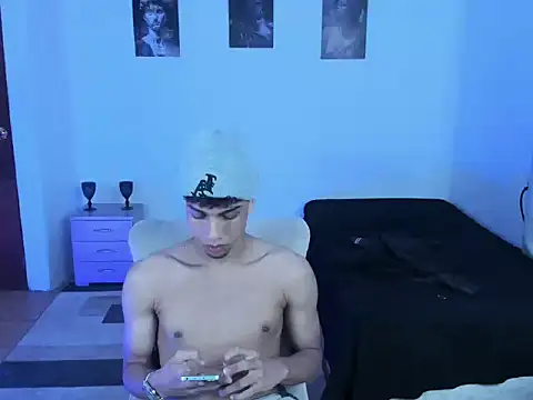 Show modela Nathan_velez na web-kameri