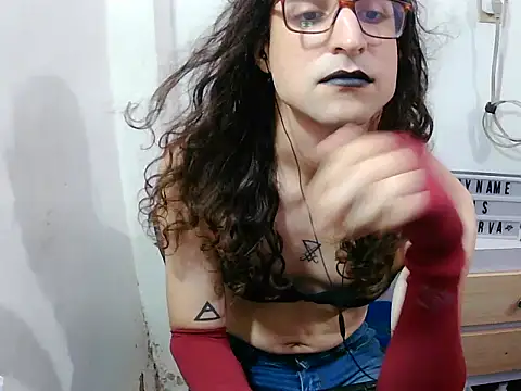 Show modela LaCuerva19 na web-kameri