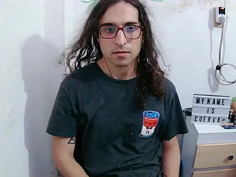 Show modela LaCuerva19 na web-kameri