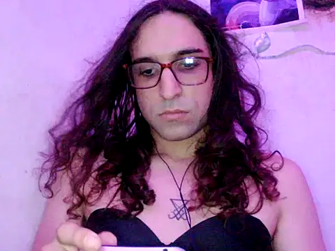 LaCuerva19 Show in webcam